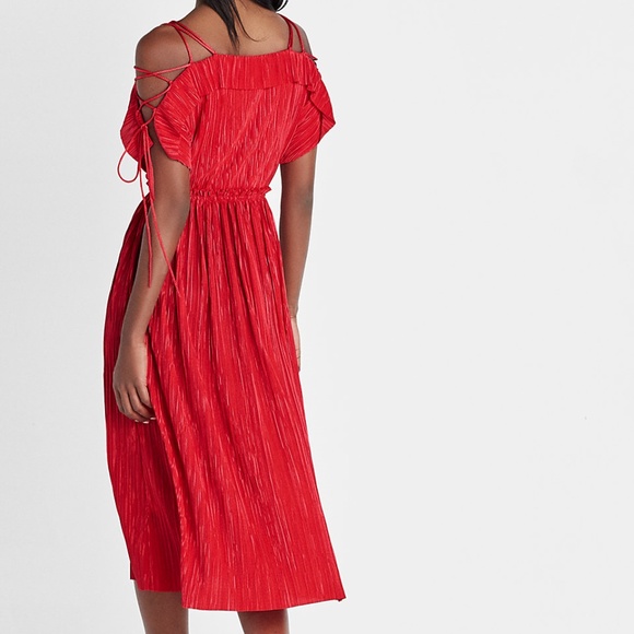 Express | Dresses | Nwot Express Pleated Cold Shoulder Midi Dress ...